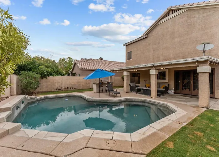 4 Bedroom House With Pool And Gym